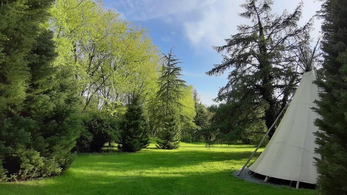 ホテル Levaltipis Saint-Gâtien-des-Bois エクステリア 写真