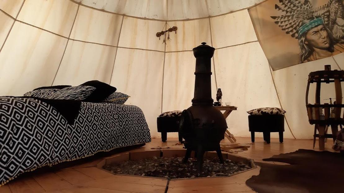 ホテル Levaltipis Saint-Gâtien-des-Bois エクステリア 写真