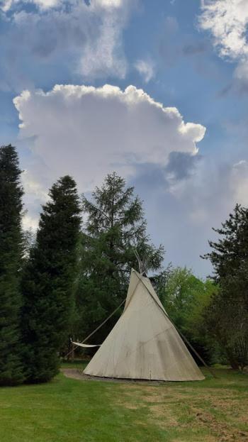 ホテル Levaltipis Saint-Gâtien-des-Bois エクステリア 写真