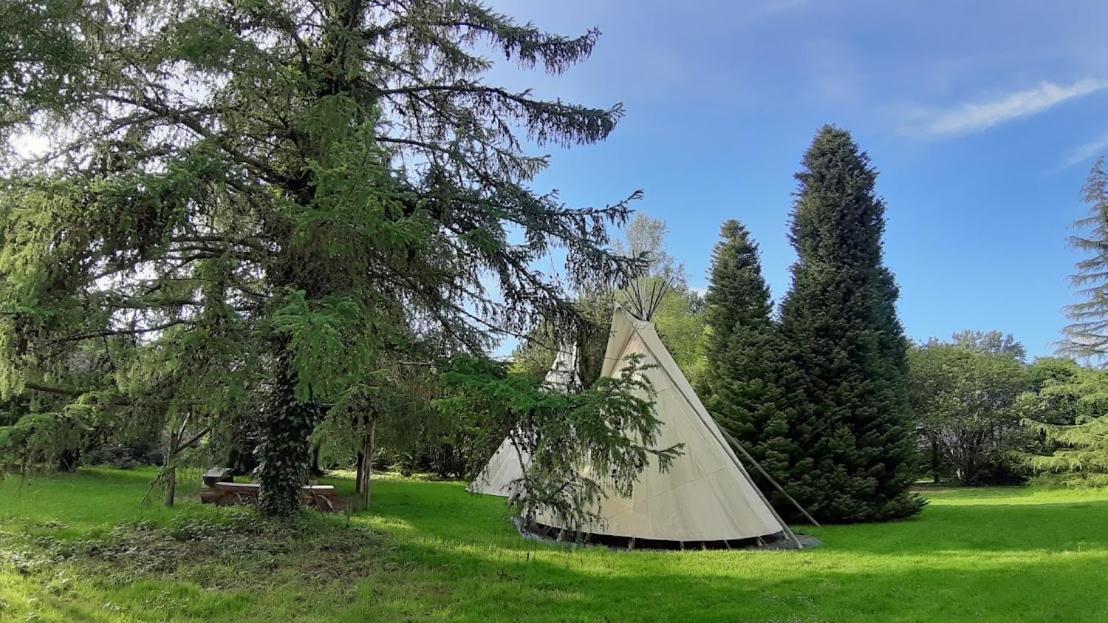 ホテル Levaltipis Saint-Gâtien-des-Bois エクステリア 写真