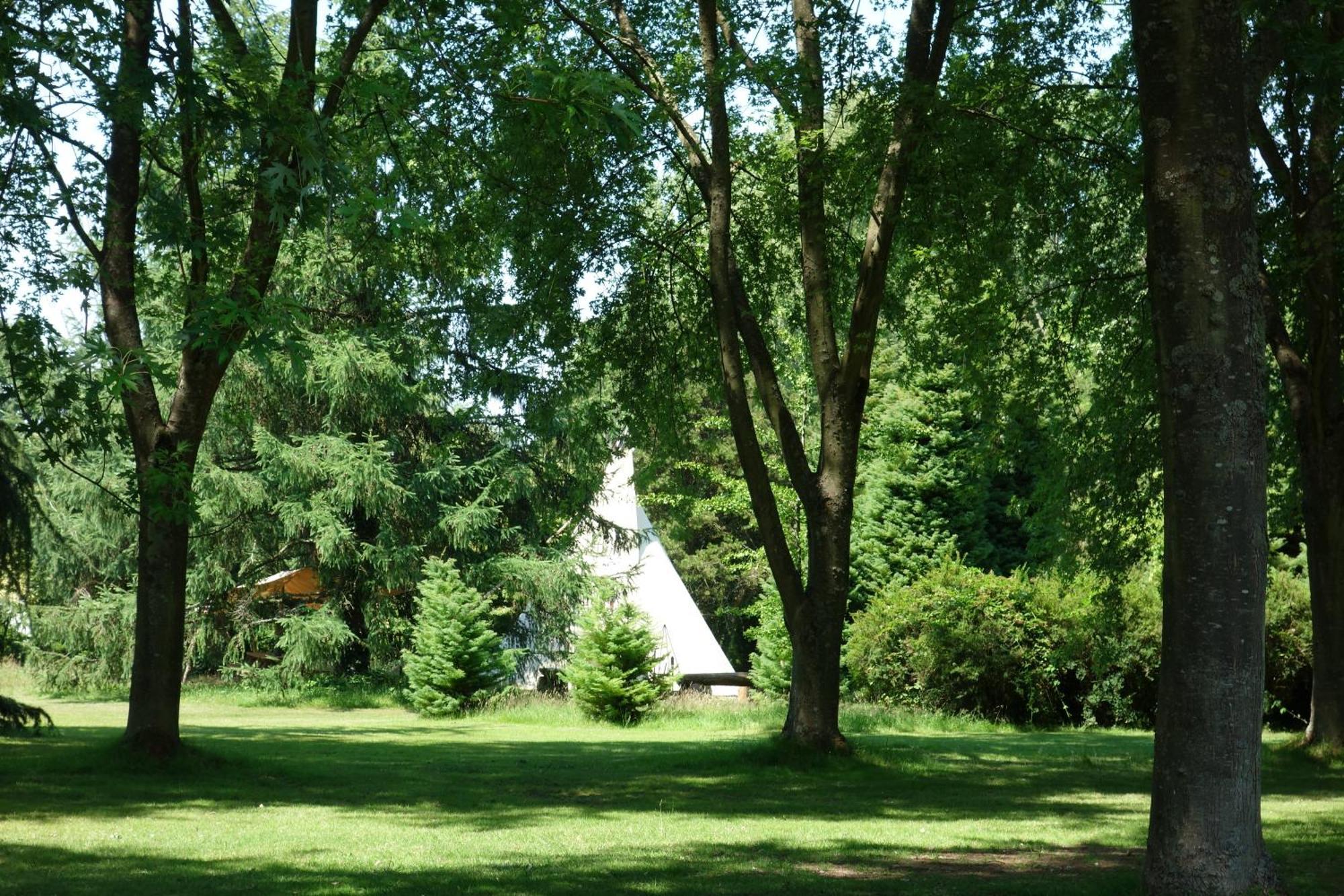 ホテル Levaltipis Saint-Gâtien-des-Bois エクステリア 写真