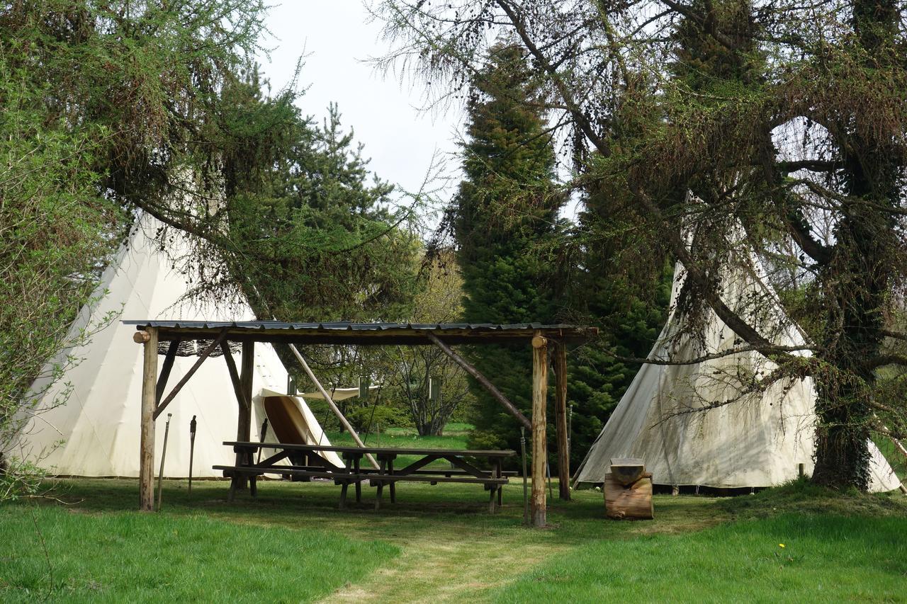 ホテル Levaltipis Saint-Gâtien-des-Bois エクステリア 写真