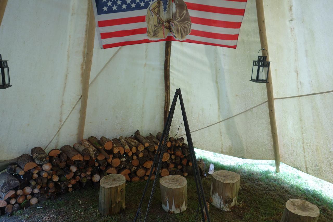 ホテル Levaltipis Saint-Gâtien-des-Bois エクステリア 写真